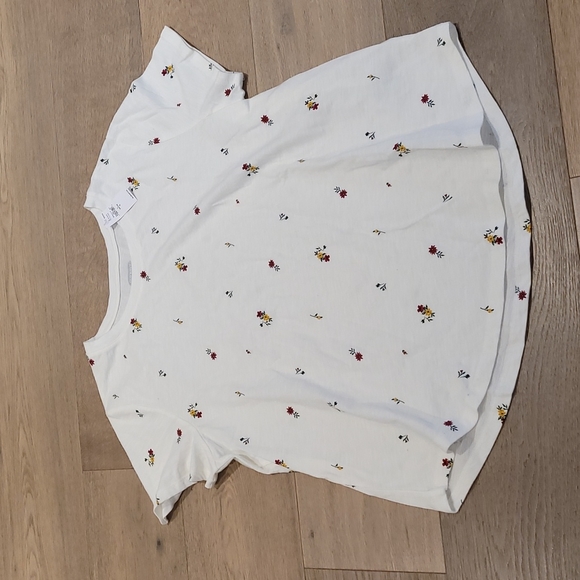 Old Navy Tee shirt - Picture 2 of 6